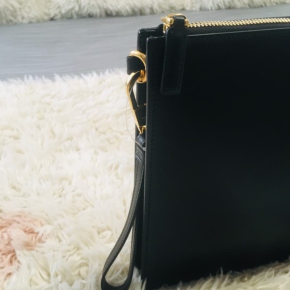New Authentic Gucci Logo Pouch Bag - Picture 6 of 9